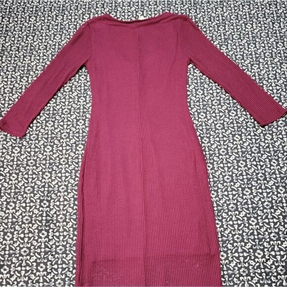 Express Ribbed Button Midi Dress - Picture 6 of 11